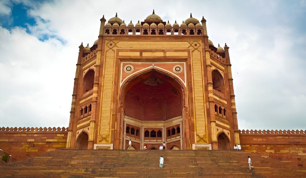 Fatehpur Sikri – Historic Mughal Architecture and Heritage Buland Darwaza at Fatehpur Sikri showcasing grand Mughal architecture and historic red sandstone design